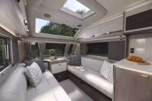 2026 Conqueror 480 Front Lounge